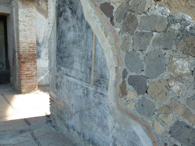 Stabiae, Secondo Complesso, September 2015. Room 16, with doorway to room 15 in centre, and doorway to room 17, on right.