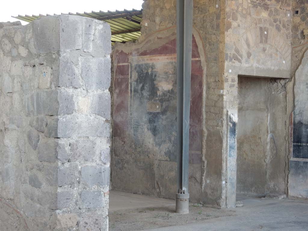 Stabiae, Secondo Complesso, June 2019. Room 20, looking towards west wall with painted decoration.
Photo courtesy of Buzz Ferebee.
