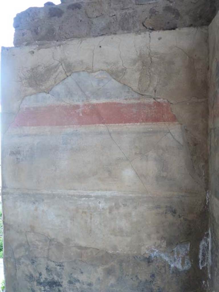 Stabiae, Secondo Complesso (Villa B), September 2015. Room 13, detail of painted decoration on north wall in north-east corner. 