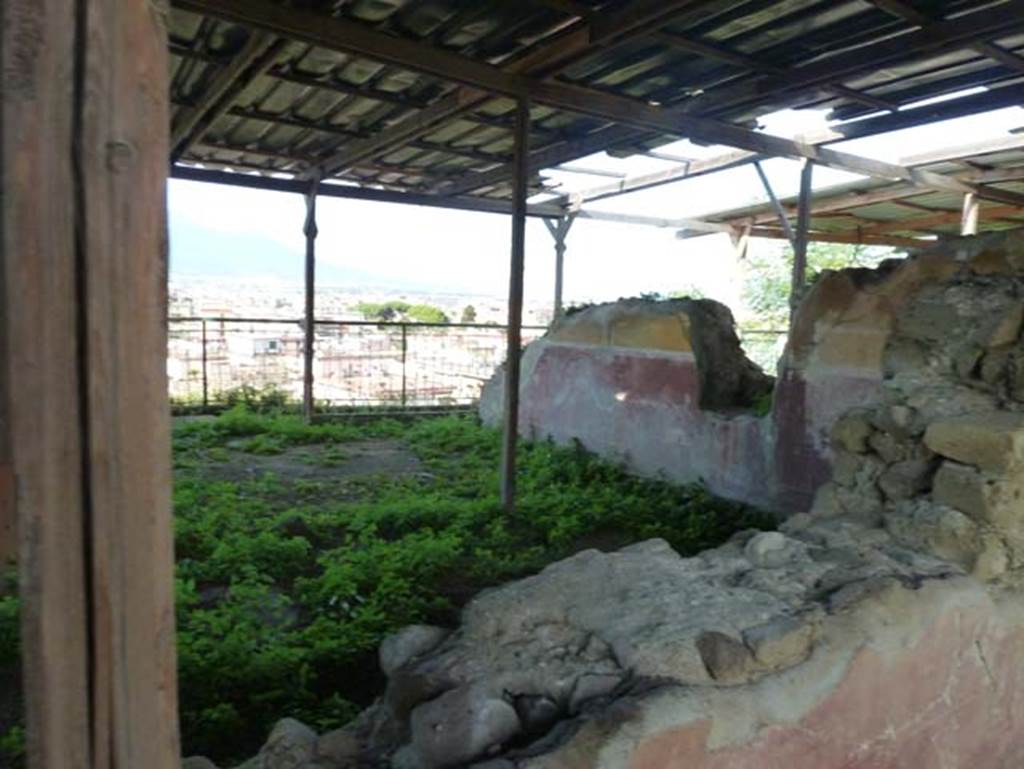 Stabiae, Secondo Complesso (Villa B), September 2015. Room 7, looking north-east over the north portico wall.