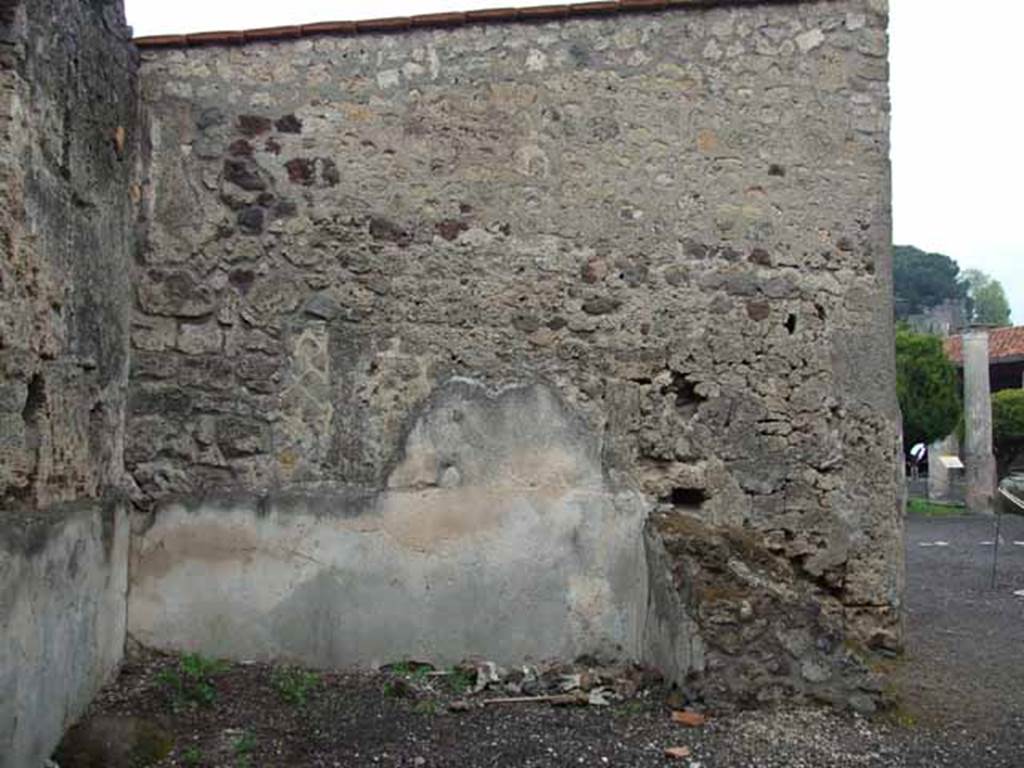 VI.9.2 Pompeii. May 2010. Room 10, north wall.