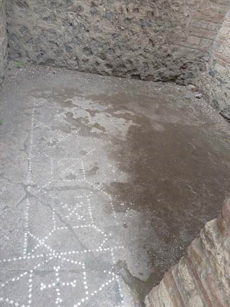 VI.12.2 Pompeii. September 2015. Floor in room in north-east corner.
