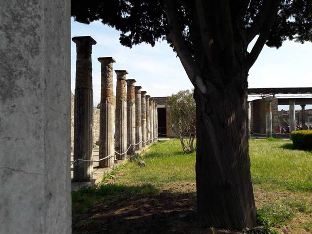 VI.12.2 Pompeii. April 2017. Looking south along east portico, from the north-east corner of rear peristyle.
Photo courtesy of Dr Paul J. Turner.