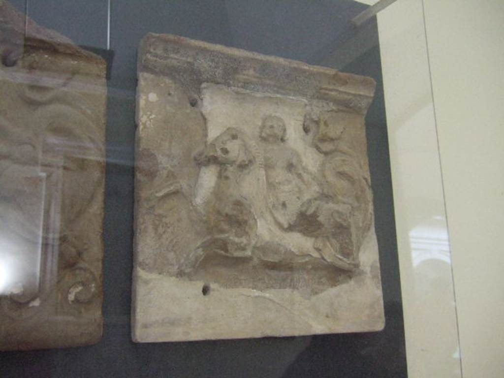 VI.12.2 Pompeii. Terracotta facing with Nereid on a sea horse. Found in first peristyle. Now in Naples Archaeological Museum. Inventory number 21518.
