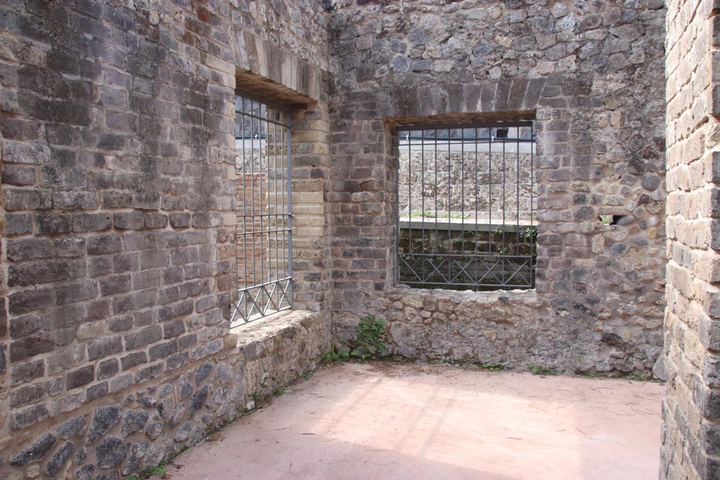 Villa of Diomedes, Pompeii. October 2023. West end of south portico, with room 5,2 on left. Photo courtesy of Klaus Heese.