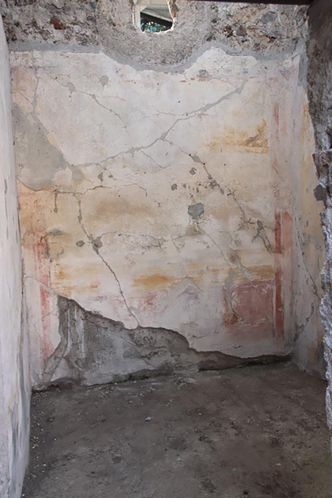 HGW24 Pompeii. Villa of Diomedes. October 2023. 
Looking through doorway towards south wall of room 2,13. Photo courtesy of Klaus Heese.
(Villa Diomedes Project – area 14.)
(Fontaine, room 2,13).
