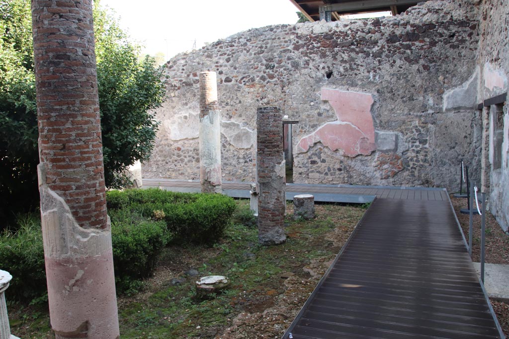 HGW24 Pompeii. Villa of Diomedes. October 2023. Looking east along south portico, from south-west corner. Photo courtesy of Klaus Heese.