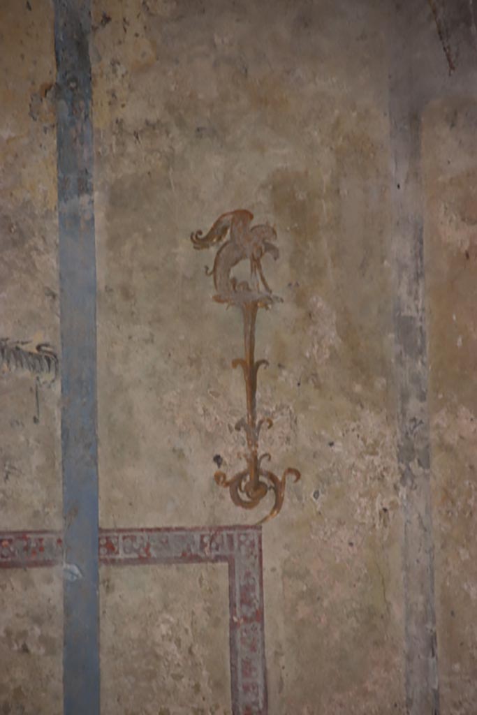 Villa of Diomedes, Pompeii. May 2024. 
Detail from upper east wall at south end. Photo courtesy of Klaus Heese.
(Villa Diomedes Project – area 57).
(Fontaine, room 5,10).
