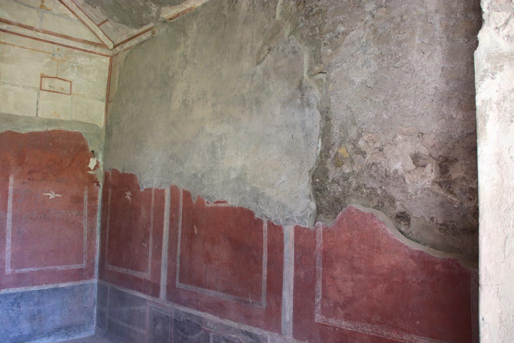 Villa of Diomedes, Pompeii. May 2024. Looking east along south wall. Photo courtesy of Klaus Heese.
(Villa Diomedes Project – area 55).
(Fontaine, room 5,9).
