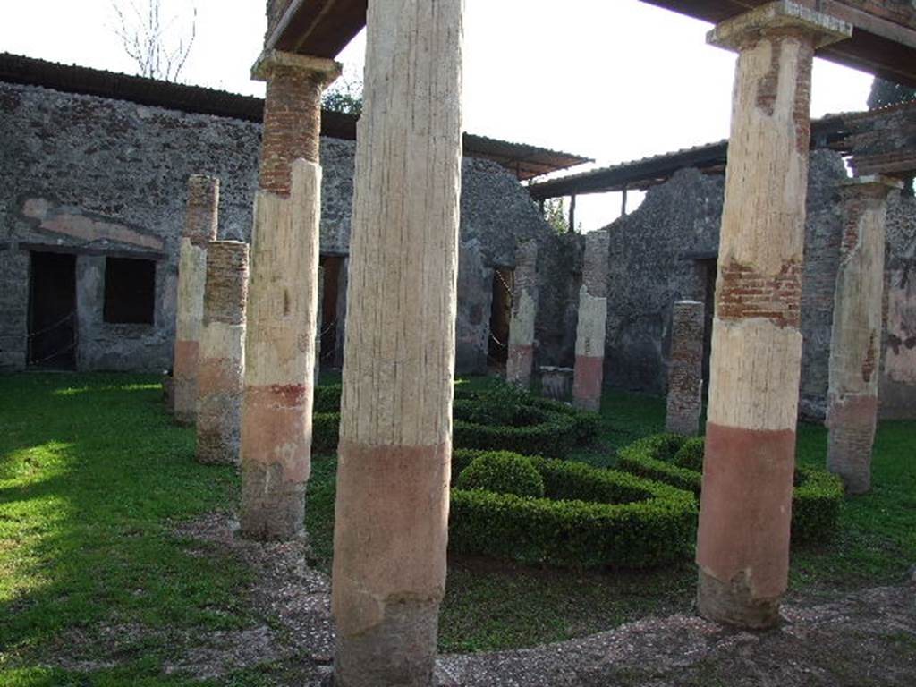 HGW24 Pompeii. December 2006. Looking towards south-west corner of peristyle.