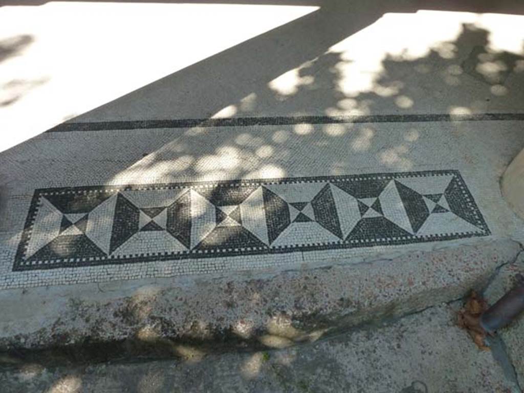 Villa San Marco, Stabiae, September 2015. Portico 5, peristyle threshold between columns in north-east corner, first of three.