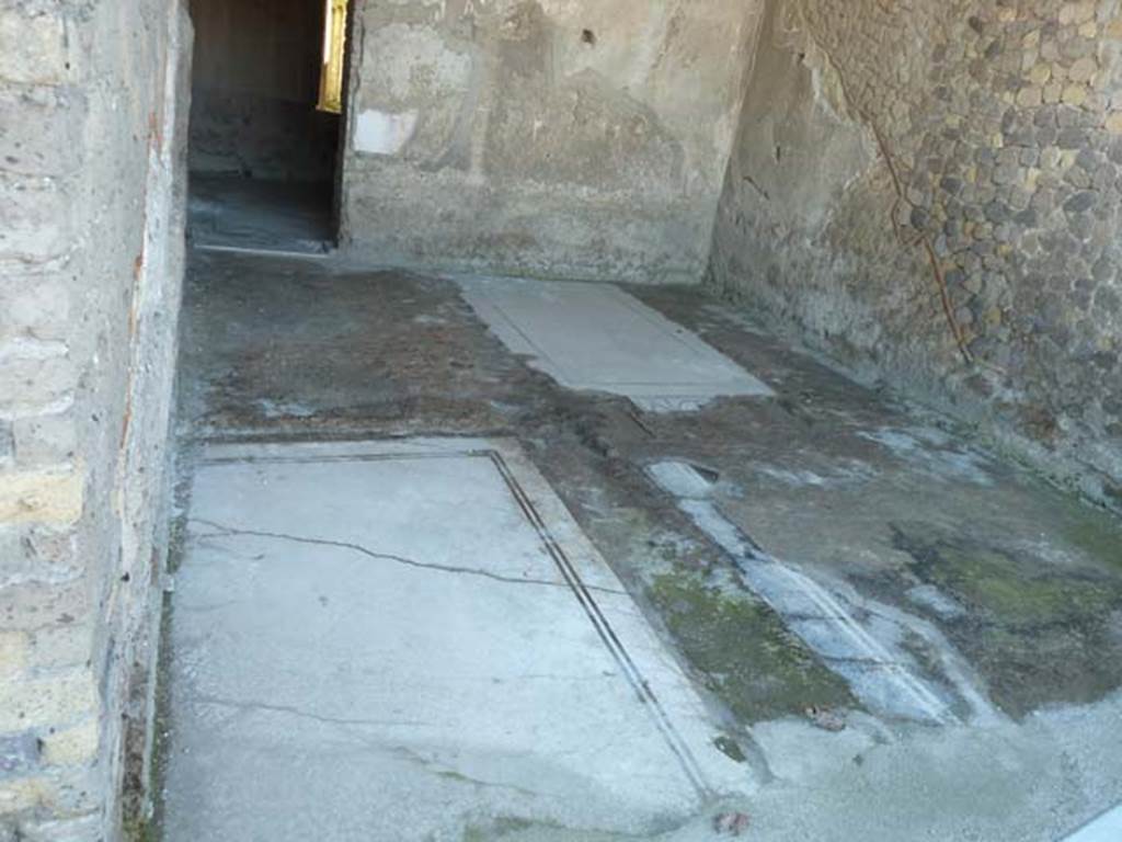 Villa San Marco, Stabiae, September 2015. Room 10, floor.