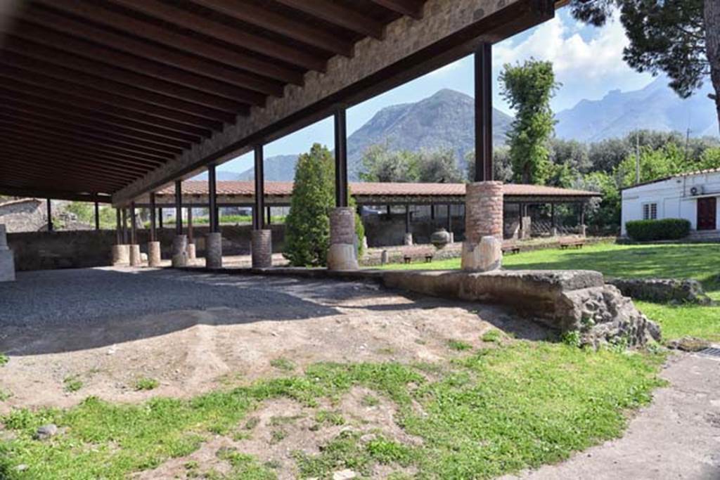 Villa San Marco, Stabiae, April 2018. Peristyle 66, looking from north-east corner. Photo courtesy of Ian Lycett-King. Use is subject to Creative Commons Attribution-NonCommercial License v.4 International.
