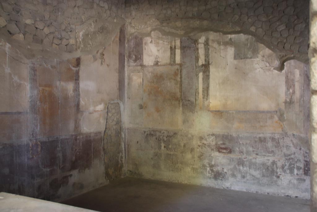 Villa San Marco, Stabiae, October 2022. Room 6, looking towards north-west corner. Photo courtesy of Klaus Heese.