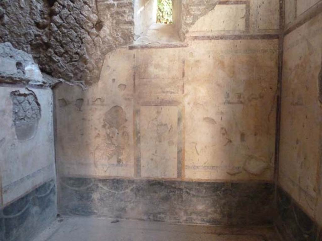 Villa San Marco, Stabiae, September 2015. Room 61, south wall.