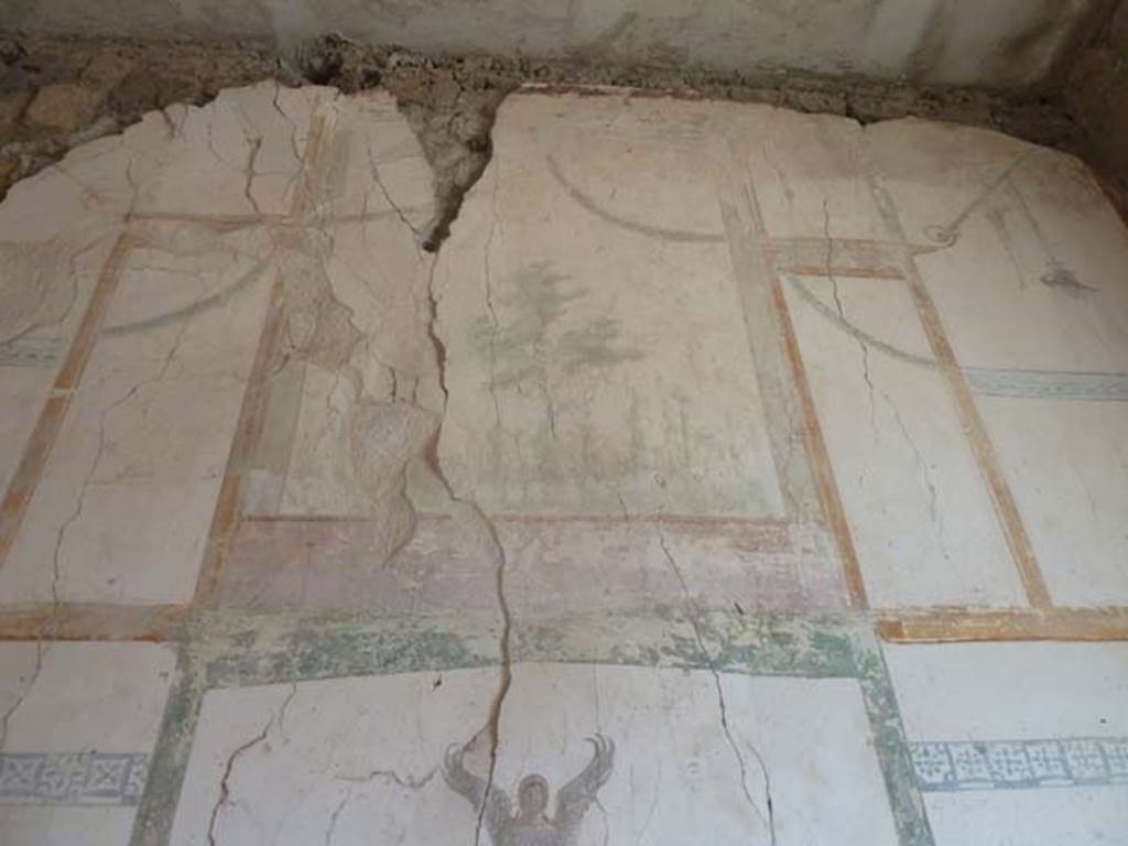 Villa San Marco, Stabiae, September 2015. Room 57, upper east wall.