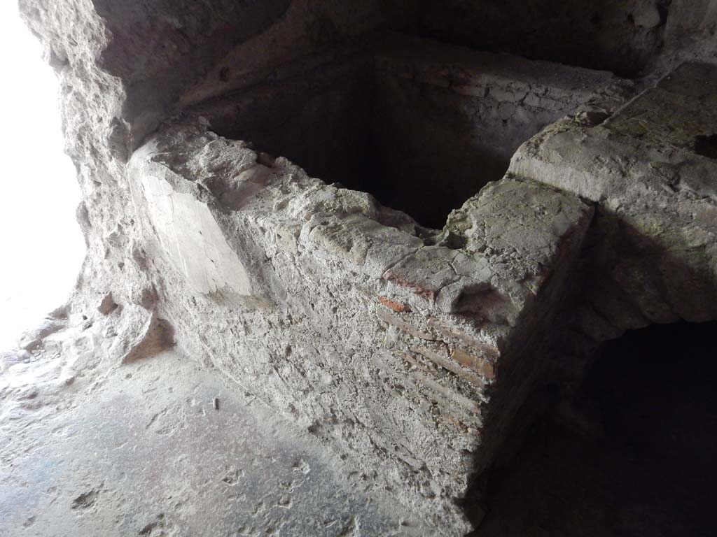 Villa San Marco, Stabiae, June 2019. Room 26, basin/vat in north-west corner of kitchen. Photo courtesy of Buzz Ferebee