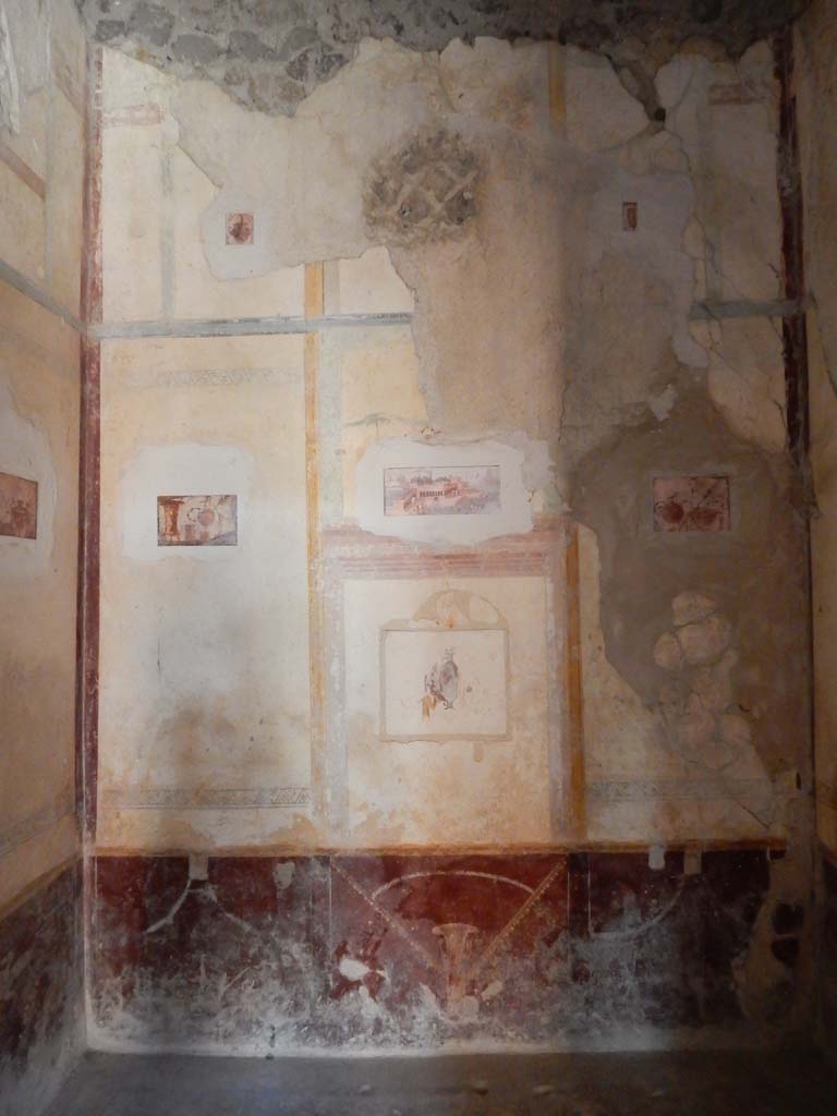 Villa San Marco, Stabiae, June 2019. Room 52, west wall. Photo courtesy of Buzz Ferebee

