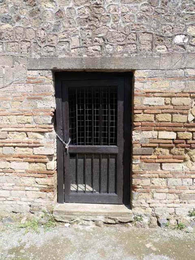 Villa of Mysteries, Pompeii. May 2010. Doorway to room 36.