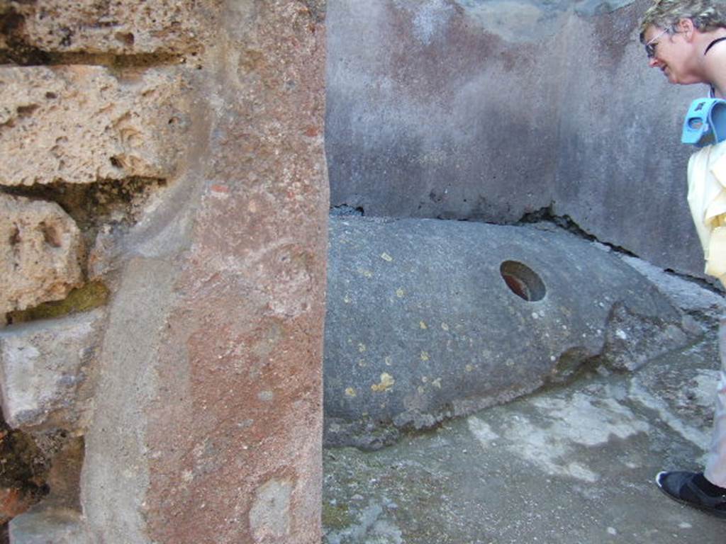 Villa of Mysteries, Pompeii. May 2006. Crypt.