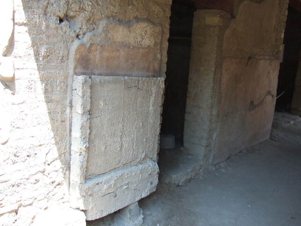 Villa Regina, Boscoreale. May 2006. Cast of door and doorway of room XII, on left side of entrance doorway.