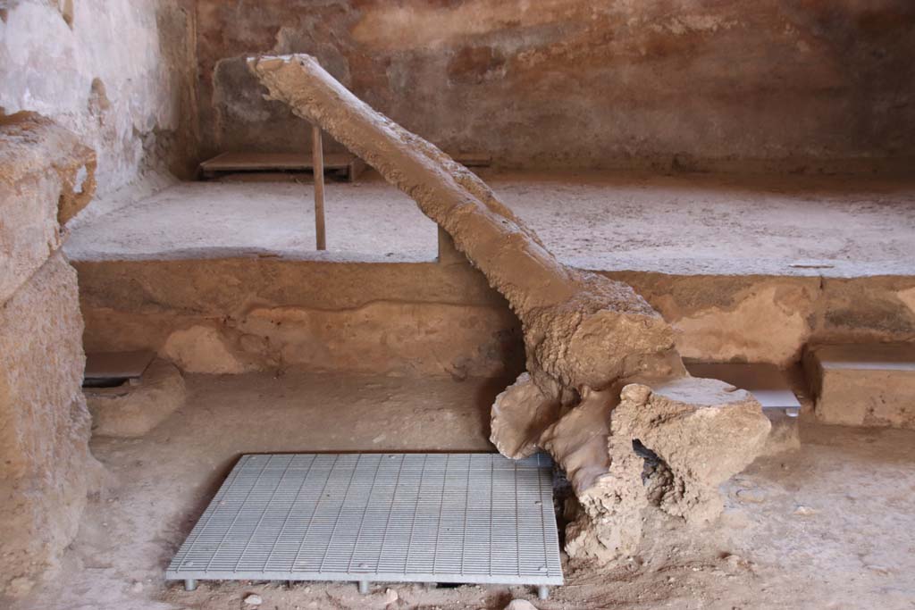 Villa Regina, Boscoreale. September 2021. Room IX, looking west towards plaster-cast of wine press. Photo courtesy of Klaus Heese.