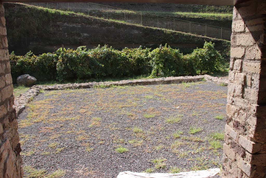 Villa Regina, Boscoreale. September 2021. Room VIII, looking east towards the threshing terrace, XVII. Photo courtesy of Klaus Heese.