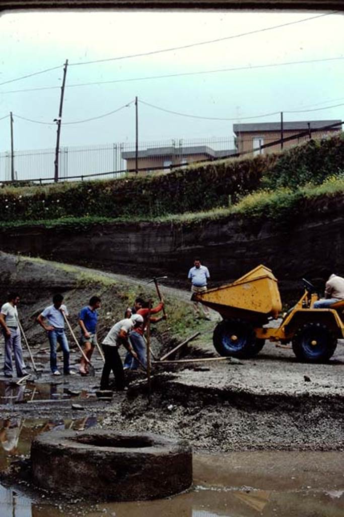 Villa Regina, Boscoreale. 1983. Clearing up after the storm.
Source: The Wilhelmina and Stanley A. Jashemski archive in the University of Maryland Library, Special Collections (See collection page) and made available under the Creative Commons Attribution-Non Commercial License v.4. See Licence and use details.
J80f0625
